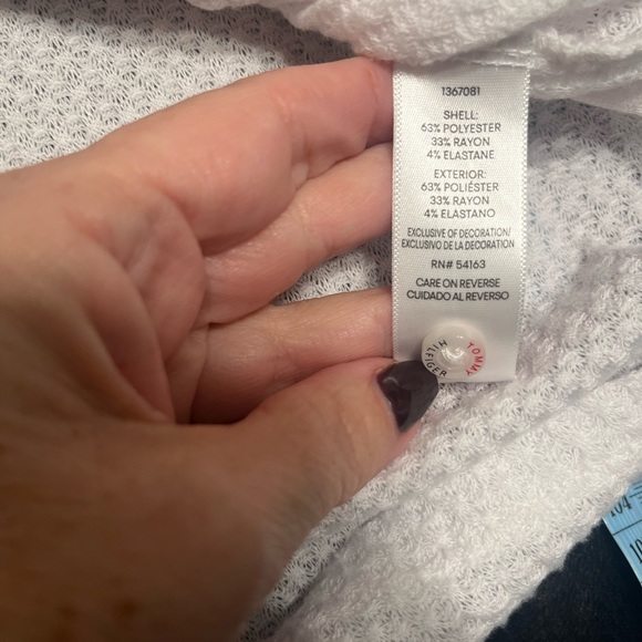 White button front top Tommy Hilfiger SZ L Thermal texture v neck long s… - Picture 7 of 12